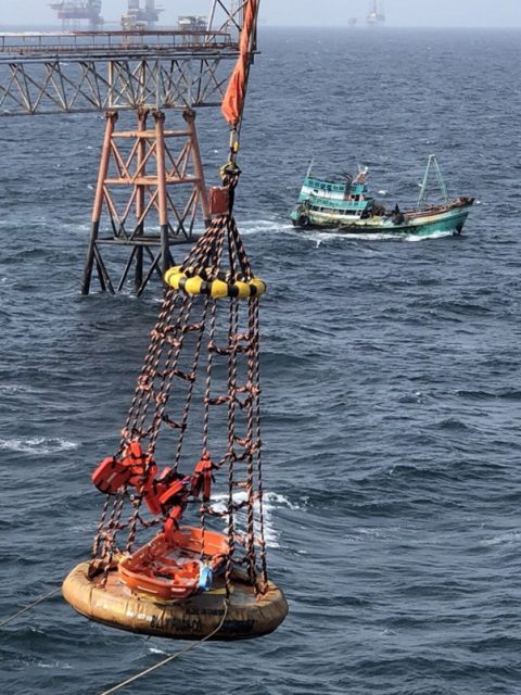 Vietsovpetro hỗ trợ cấp cứu trên biển và đưa 1 ngư dân về bờ