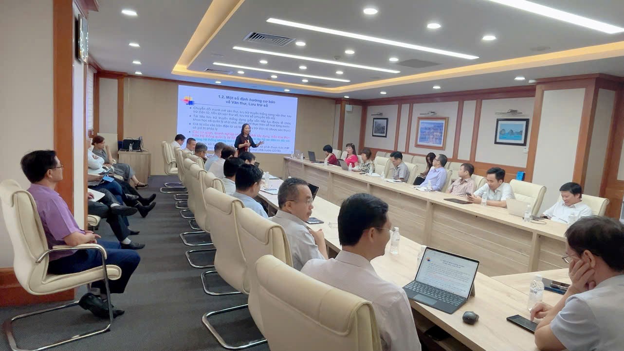 TTAT Vietsov - Trung tâm An toàn và Bảo vệ Môi trường Vietsovpetro Vietsovpetro: Tổ chức khóa đào tạo “Hướng dẫn lập và quản lý hồ sơ lưu trữ điện tử tại Vietsovpetro”